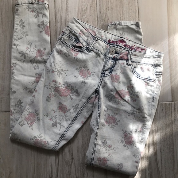 Rose Printed Jeans - Picture 2 of 4